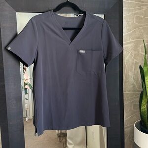 FIGS Charcoal Catarina Scrub Top (Size: Medium)
